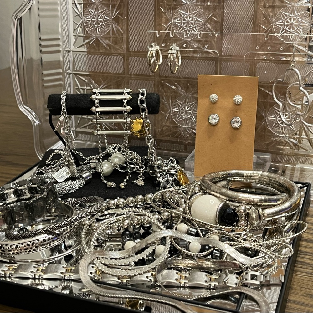 Mixed Jewelry Lot All Wearable Signed/Unsigned